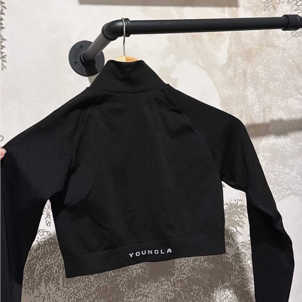 YoungLA Women's Sleek Black Crop Top
